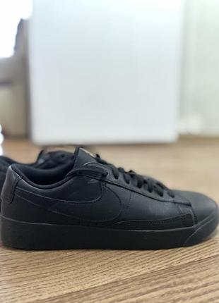 Кеди nike blazer low le black av9370-002 39р