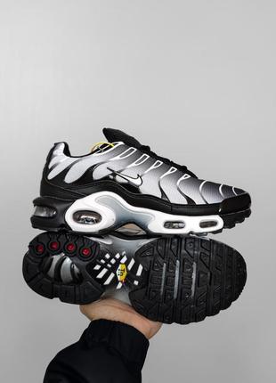 Шикарные стильные женские кроссовки "but the it's now making its way to select pegasus-versies nike retailers tn"