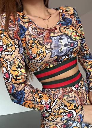 Костюм для спорту