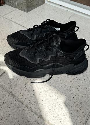 Кроссовки adidas ozweego