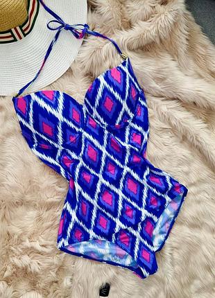 Закрытый слитный купальник с паралоном