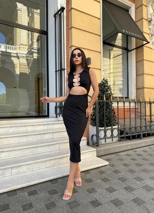 Сукня йде сзаду з розрізом 👌
має дуже вишуканий вигляд 💕
ти однозначно будеш у центрі уваги 👠