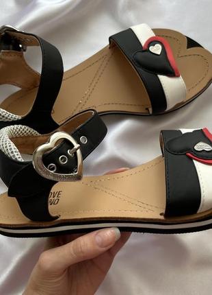Босоножки сандалии love moschino