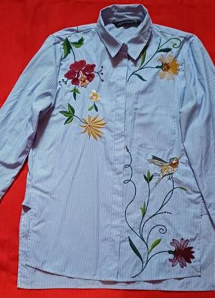 Женская блузка с машинной вышивкой