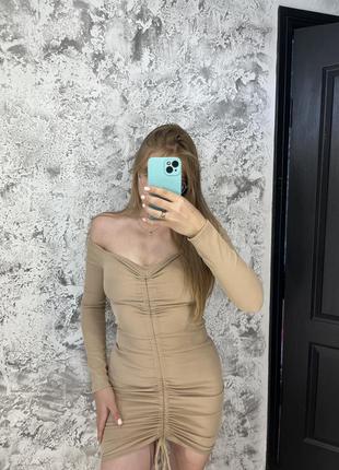 Нежное платье в рубчик