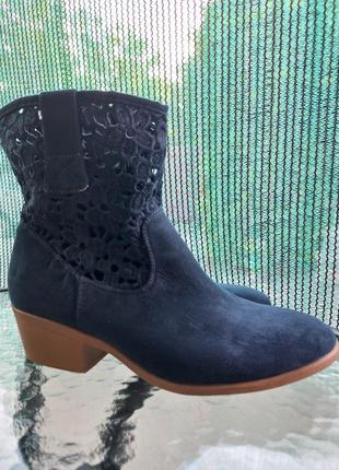 Чоботи ковбойки