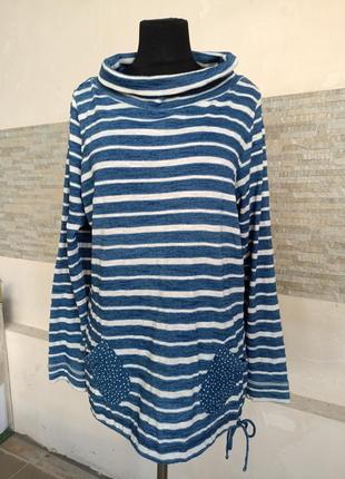 Кофта в полоску в морском стиле
