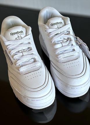 Женские белые кроссовки reebok club c extra из натуральной кожи, женские кожаные белые кроссовки на высокой подошве платформе прошиты