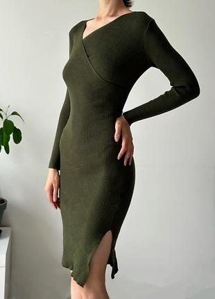 Сукня в рубчик з запахом