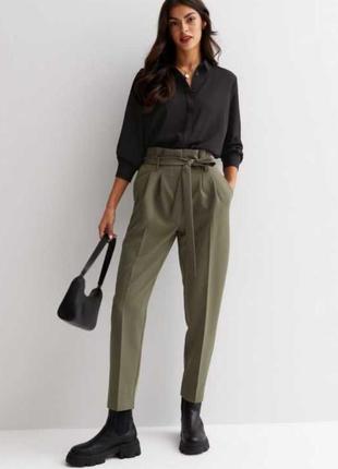 Брюки брюки хакки с высокой посадкой