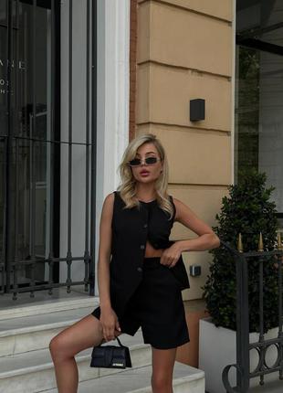 Костюм (жилет + шорти)