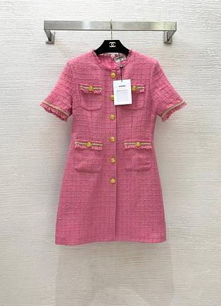 Платье твидовое розовое