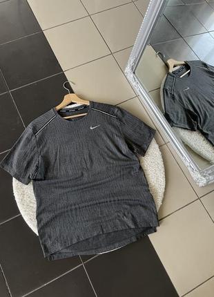 Футболка nike dri-fit