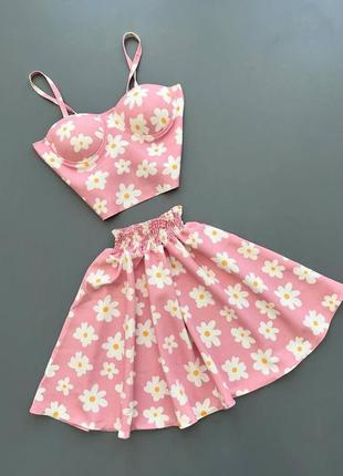 Костюм: топ з чашечками + спідничка