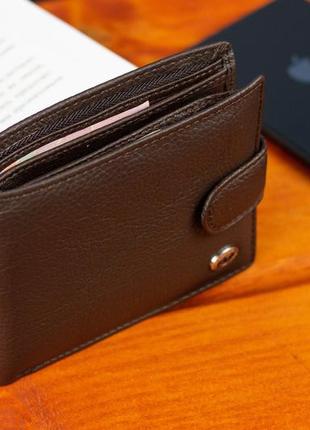 Кожаное мужское портмоне на кнопке st leather st104 коричневое9 фото