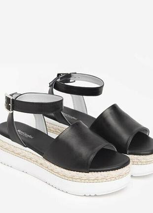 Шкіряні босоніжки сандалі бренд  nerogiardini sandali