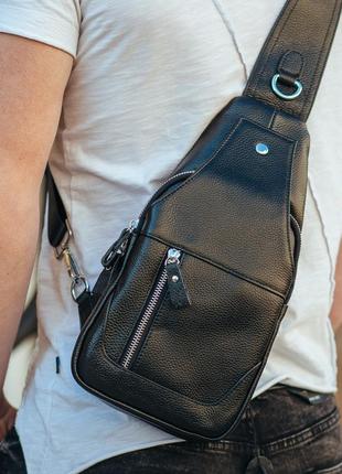Мужская черная сумка-слинг из натуральной кожи на одно плечо 23632 фото
