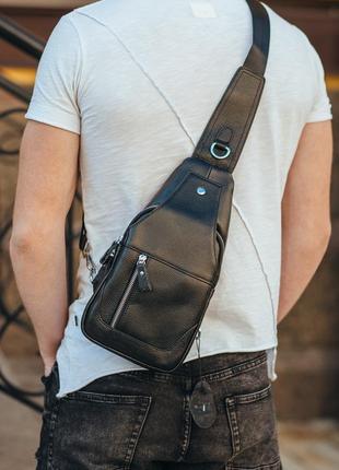 Мужская черная сумка-слинг из натуральной кожи на одно плечо 236310 фото