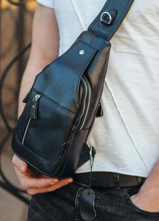Мужская черная сумка-слинг из натуральной кожи на одно плечо 23634 фото
