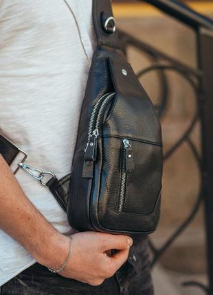 Мужская черная сумка-слинг из натуральной кожи на одно плечо 23636 фото