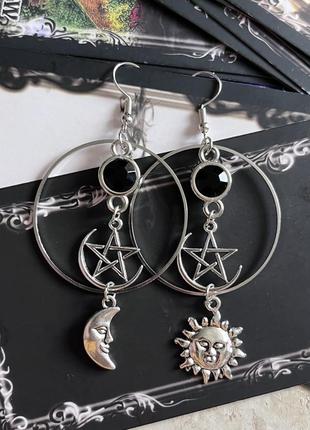 Оригінальні довгі асиметричні сережки сонце і  місяць