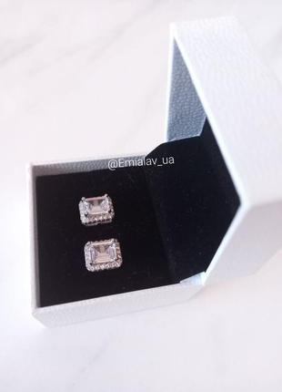 Сережки з білим камнем пусети гвіздочки