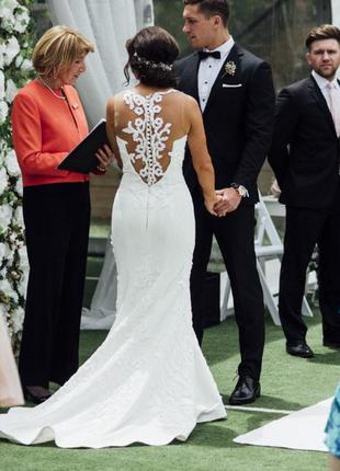 Довга весільна сукня рибка зі шлейфом, без рукавів бренд omur ozer турція