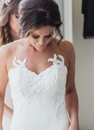 Довга весільна сукня рибка зі шлейфом, без рукавів бренд omur ozer турція