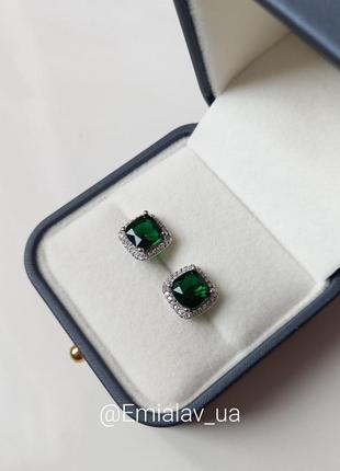 Сережки з зеленим каменем, пусети, гвіздочки