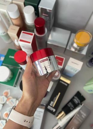 Антивіковий крем на основі волюфіліну та пептидів Medi peel peptide 9 креми 9 volume and tension tox cream