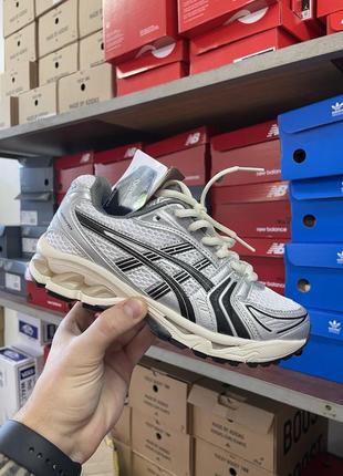 Asics 3 Snowman Grey Light Grey жіночі кросівки асікс гель кайано 14 сітка