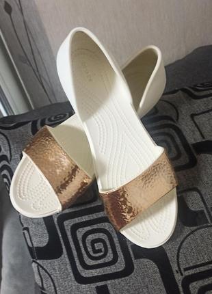 Crocs w9 жіночі босоніжки