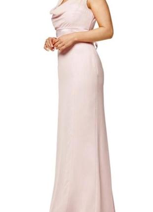 Романтична блідо рожева сукня