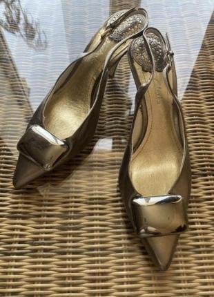 Туфлі босоніжки шкіряні на підборах clarks оригінал