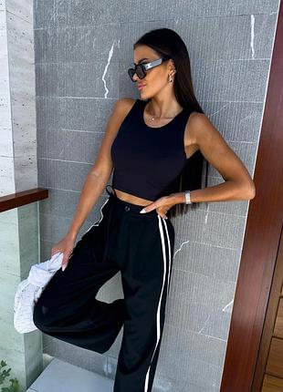 Штани з лампасами