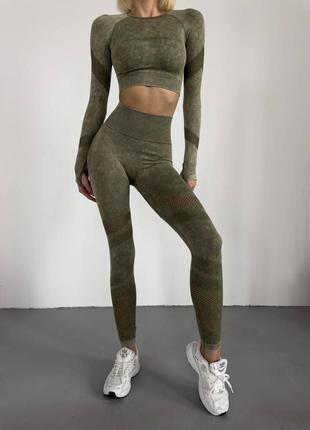 Женский зеленый фитнес костюм с пушапом плотный подчеркивает достоинства фигуры s1 фото