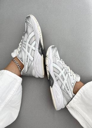 Брендовые кроссовки унисекс белые в сетку с надежной подошвой asics gel-kayano 14 silver 364 фото