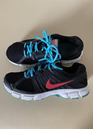 Кроссовки nike.