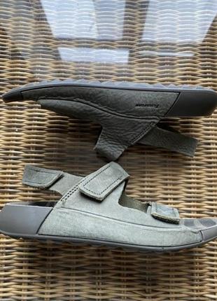 Сандалі ессо оригінал