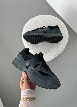 Женские кроссовки new balance 327 black grey 1950 беланс серого с черными цветами