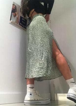 Спідниця міді у квітковий принт з розрізами primark