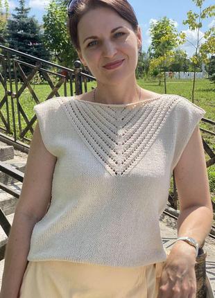 Футболка в'язана.