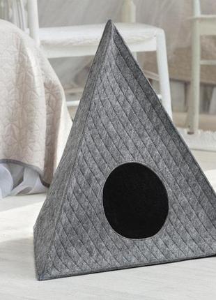 Треугольный домик для кота из войлока "пирамида"2 фото