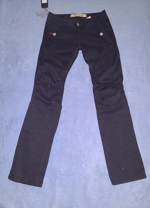 Джинсы черного цвета