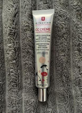 Тональний сс крем від erborian