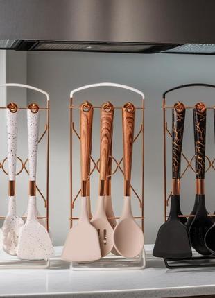 Набор кухонных приборов kitchen set силиконовый из 6 предметов на подставке коричневый4 фото