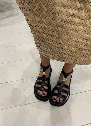 Босоножки сандали