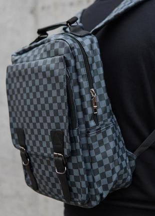 Рюкзак стильный городской для мужчин из экокожи в клеточку с карманом для ноутбука 20л с подкладной и ручкой6 фото