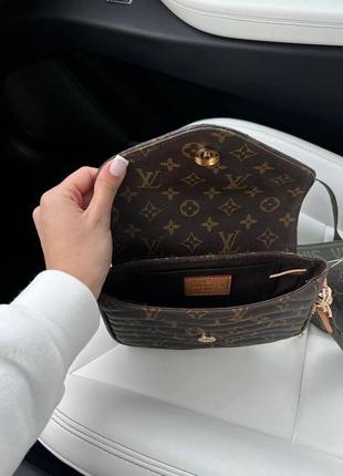 Стильна вечірня жіноча шкіряна сумка клатч через плече louis vuitton коричневого кольору5 фото