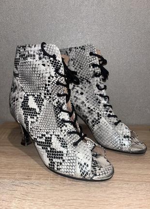 Каблуки для танців high heels